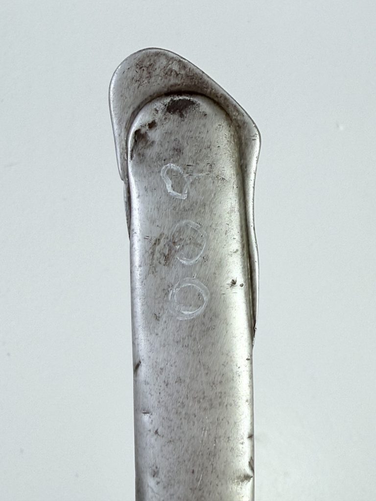 Szabla oficera wz. 1921 - imienna - Antoni Lipski - głownia francuska - numer 008